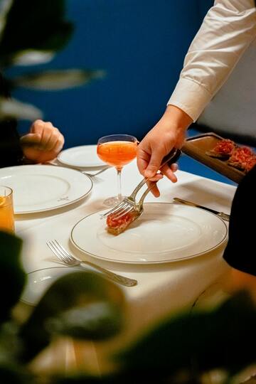 Pourquoi faire appel à un maître d'hôtel privé pour vos événements personnels ? 